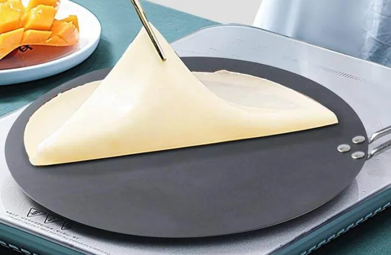 The Culinary Kit Küche & Esszimmer-Antihaftbeschichtete schwarze Pfannkuchenpfanne aus Eisen – langlebiges rundes Kochgeschirr