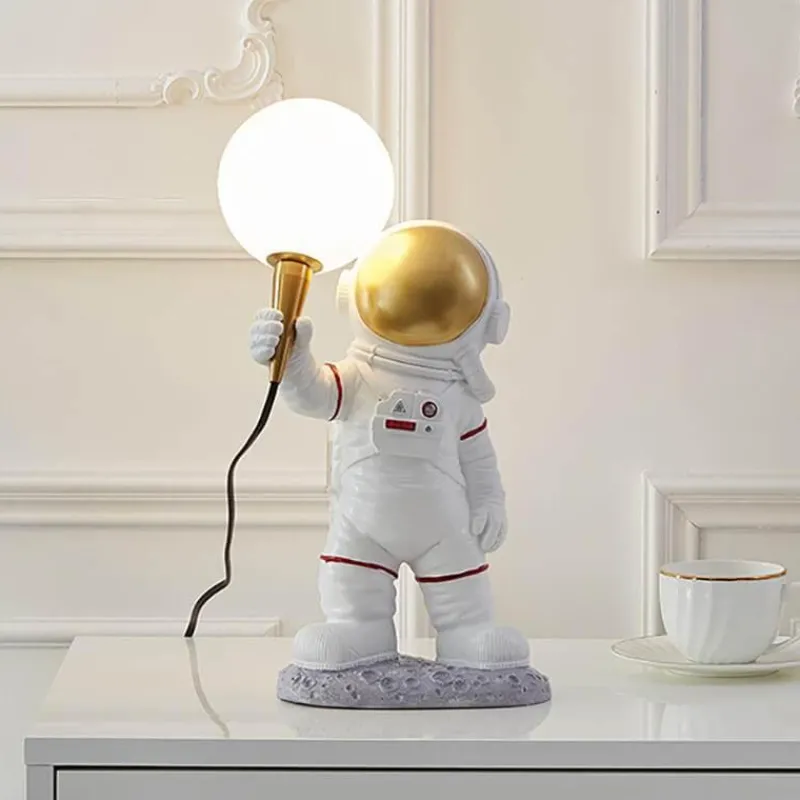 Glow u0026 Shade Beleuchtung-Astronauten-Tischlampe – Weltraumdekor aus Kunstharz