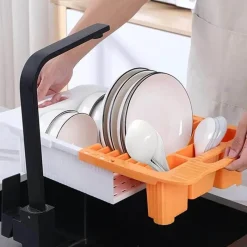 The Culinary Kit Küche & Esszimmer-Ausziehbarer Geschirrständer – platzsparender Küchen-Organizer