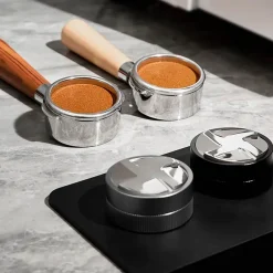 Tom Küche & Esszimmer-Auatischer Espresso-Tamper – Präzisions-Schwerkraftwerkzeug für professionelle Baristas