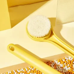 The Blissful Bath Badezimmer-Badebürste mit langem Griff im Entendesign – lustiges Badezubehör