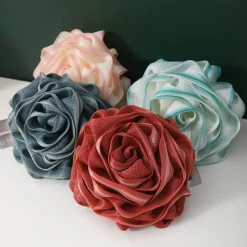 The Blissful Bath Badezimmer-Badeschwamm mit japanischer Rose – weiches Peeling-Duschaccessoire