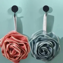 The Blissful Bath Badezimmer-Badeschwamm mit japanischer Rose – weiches Peeling-Duschaccessoire
