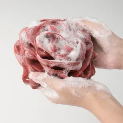 The Blissful Bath Badezimmer-Badeschwamm mit japanischer Rose – weiches Peeling-Duschaccessoire