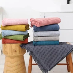 The Blanket Nook Bettzeug-Badetuch mit geometrischer Quaste, schnelltrocknendes Waffelmuster aus Baumwolle, mehrfarbig, 90 x 180 cm