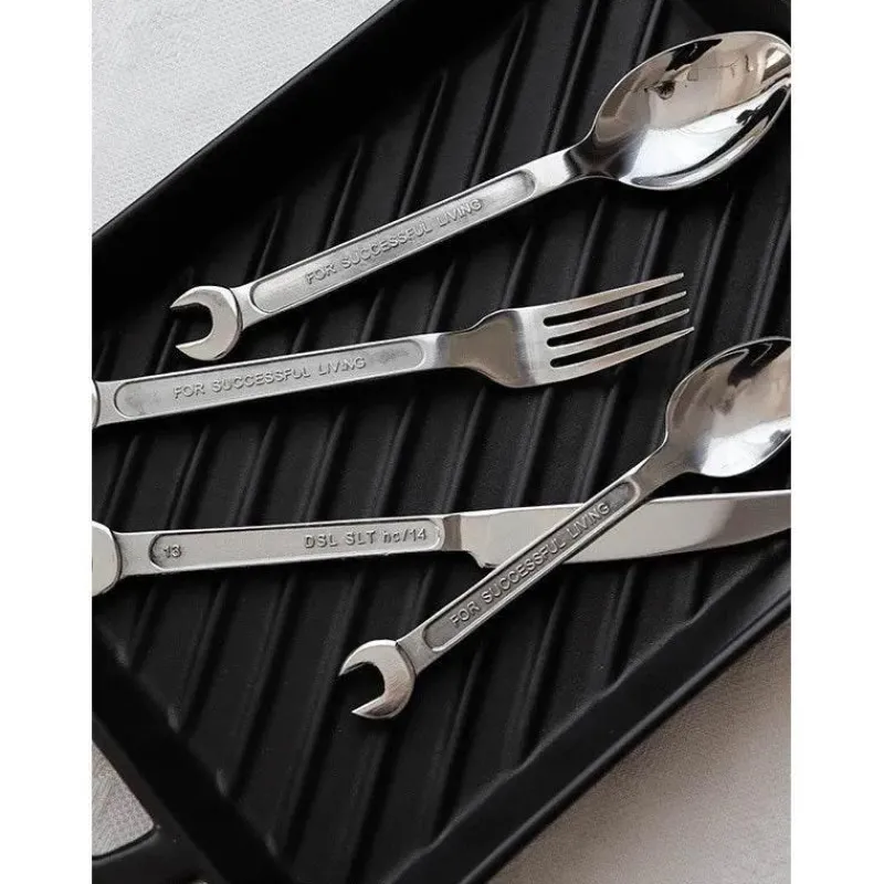 Elegance at the Table Küche & Esszimmer-Besteckset aus Edelstahl – Schraubenschlüssel, Messer, Gabel, Löffel, Küchenutensilien