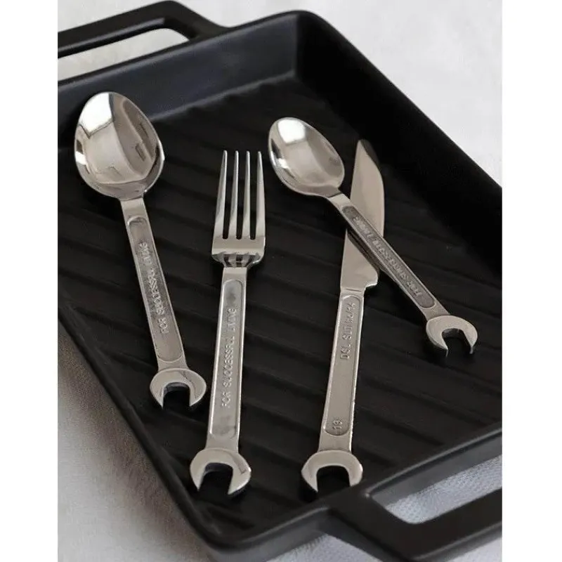 Elegance at the Table Küche & Esszimmer-Besteckset aus Edelstahl – Schraubenschlüssel, Messer, Gabel, Löffel, Küchenutensilien