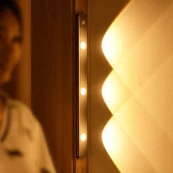 Comfort u0026 Style Beleuchtung-Bewegungssensor USB-Schrankleuchte - LED-kabelloses Nachtlicht