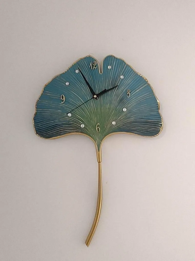 The Gilded Nest Wohndeko-Blatt-Wanduhr – Elegantes, stilles Dekor