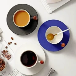 Tom Küche & Esszimmer-Blaues Retro-Kaffeetassen-Set aus Keramik mit Untertasse und Holzgriff – 130 ml