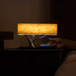 Bright Accents Beleuchtung-Bluetooth-Lautsprecherlampe – Schreibtischlampe im Baumdesign