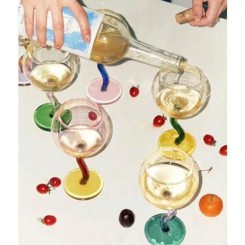 Plates u0026 More Küche & Esszimmer-Buntes Weinglas mit gedrehtem Stiel – 300 ml Kelch