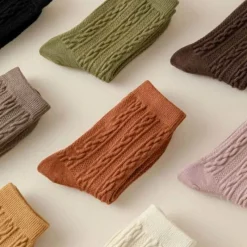 Damen Everly u0026 Lace Damenbekleidung-Crew-Socken mit Zopfmuster – Stilvolle, bequeme Socken für jeden Tag