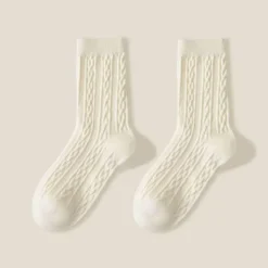 Damen Everly u0026 Lace Damenbekleidung-Crew-Socken mit Zopfmuster – Stilvolle, bequeme Socken für jeden Tag