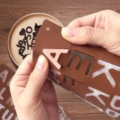 The Culinary Kit Küche & Esszimmer-3D-Alphabet-Silikonform – DIY-Schokoladenbonbonformen