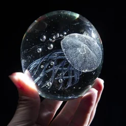 Accent Haven Wohndeko-3D-Skulptur mit leuchtender Qualle – dekoratives Ozean-Kunst-Ornament