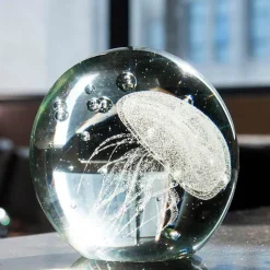 Accent Haven Wohndeko-3D-Skulptur mit leuchtender Qualle – dekoratives Ozean-Kunst-Ornament