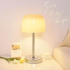 The Light Loft Beleuchtung-Einfache Blütenblatt-Tischlampe – Moderne Blumenbeleuchtung