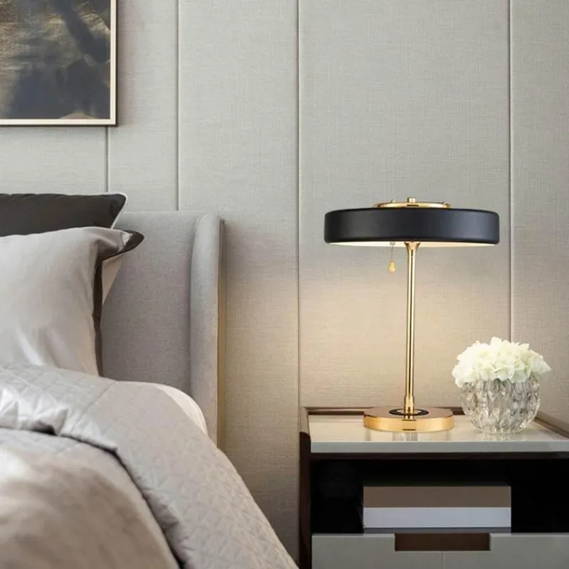 Glow u0026 Shade Beleuchtung-Elegant Black Candle - Noir Éminence Decorative Candle