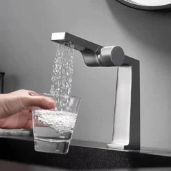 The Blissful Bath Badezimmer-Elegant Dual Control Bathroom Faucet - Touch Design