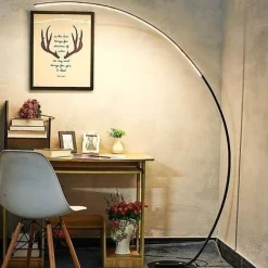 The Gilded Nest Beleuchtung-Elegante geschwungene LED-Eck-Stehleuchte