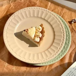 Elegance at the Table Küche & Esszimmer-Eleganter Essteller aus Keramik – schlichtes geprägtes Design