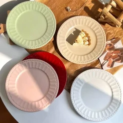 Elegance at the Table Küche & Esszimmer-Eleganter Essteller aus Keramik – schlichtes geprägtes Design