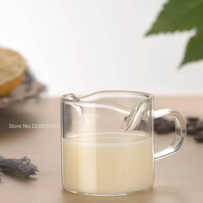 Plates u0026 More Küche & Esszimmer-Espresso-Milchkännchen mit Holzgriff - Latte Art Pitcher