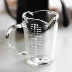 Plates u0026 More Küche & Esszimmer-Espresso-Milchkännchen mit Holzgriff - Latte Art Pitcher