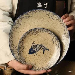 Elegance at the Table Küche & Esszimmer-Essteller-Set mit japanischem Fischdruck – einzigartiges Keramikgeschirr