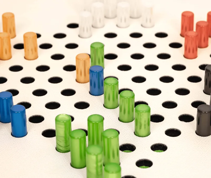 Pinetti Spielzeug & Spiele-Exciting Chinese Checkers Game for Fun Family Competitions
