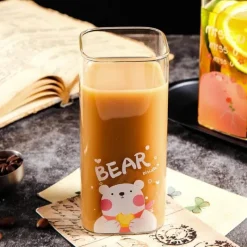 Plates u0026 More Küche & Esszimmer-Farbenfroher 400-ml-Kaffeebecher aus Glas – vielseitiges Trinkgeschirr für Milch, Bier, Tee und mehr