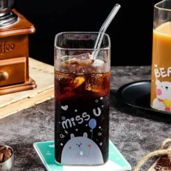 Plates u0026 More Küche & Esszimmer-Farbenfroher 400-ml-Kaffeebecher aus Glas – vielseitiges Trinkgeschirr für Milch, Bier, Tee und mehr