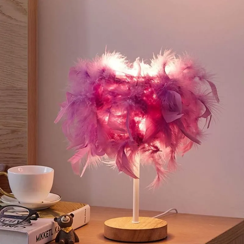 The Light Loft Beleuchtung-Feder-Tischlampe – Elegante Wohnbeleuchtung