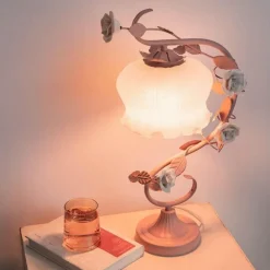 Bright Accents Beleuchtung-Florale Tischlampe - Elegante Wohnbeleuchtung