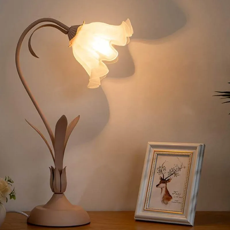 Glow u0026 Shade Beleuchtung-Florale Tischlampe - Elegantes romantisches Nachtlicht
