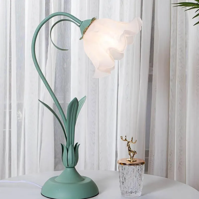 Glow u0026 Shade Beleuchtung-Florale Tischlampe - Elegantes romantisches Nachtlicht