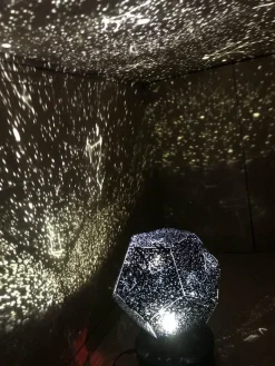 Comfort u0026 Style Beleuchtung-Galaxie-Nachtlichtprojektor – Sternen- und Planetarium-Lichtshow