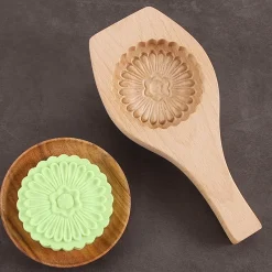 The Culinary Kit Küche & Esszimmer-Gebäckbackform aus Holz – süßes Backwerkzeug für Gebäck