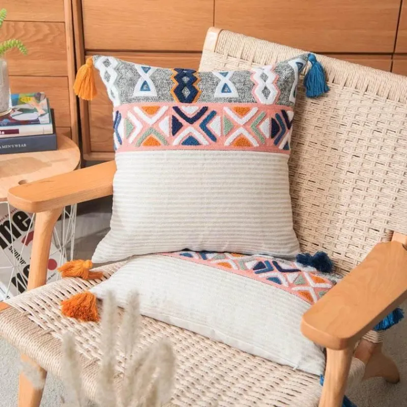 The Cushion Corner Bettzeug-Geometrischer Kissenbezug mit Quaste – besticktes Kissen für die Inneneinrichtung