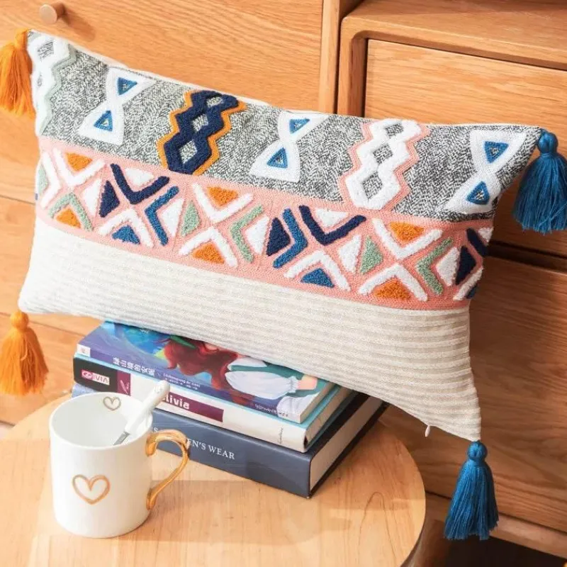 The Cushion Corner Bettzeug-Geometrischer Kissenbezug mit Quaste – besticktes Kissen für die Inneneinrichtung