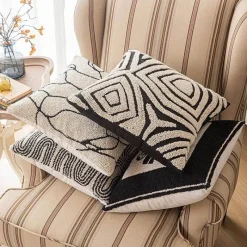 Pillow Haven Bettzeug-Geometrischer Kissenbezug - Modernes Beige-Schwarz-Dekor