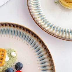 Elegance at the Table Küche & Esszimmer-Geprägter Keramikteller – vertikales Maserungsdesign