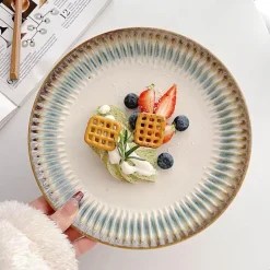 Elegance at the Table Küche & Esszimmer-Geprägter Keramikteller – vertikales Maserungsdesign