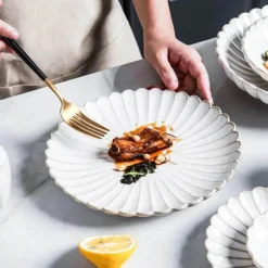 Elegance at the Table Küche & Esszimmer-Geschirrset aus weiß glasierter Keramik – Elegante Geschirrkollektion