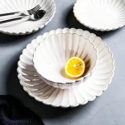 Elegance at the Table Küche & Esszimmer-Geschirrset aus weiß glasierter Keramik – Elegante Geschirrkollektion