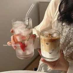 Plates u0026 More Küche & Esszimmer-Gestreiftes Kaffeetassen-Set aus Glas – vielseitiges Trinkgeschirr für Kaffee, Tee, Wein