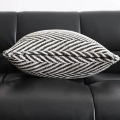 The Cushion Corner Bettzeug-Gewebte Kissenbezüge aus Wolle zum Häkeln - Schwarz-Weiß-Wohndekor
