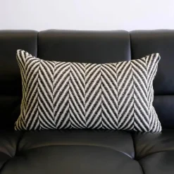 The Cushion Corner Bettzeug-Gewebte Kissenbezüge aus Wolle zum Häkeln - Schwarz-Weiß-Wohndekor