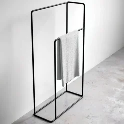 Serene Splash Badezimmer-Giorgia Towel Rack - Stylish Bath Organizer